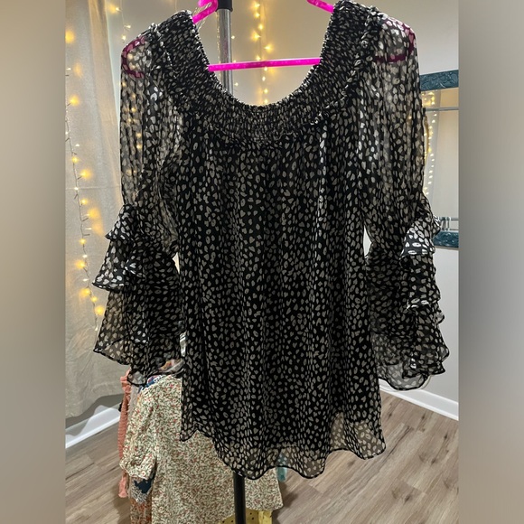 Boutique Ruffle and Dots Black Sheer Flowing Blouse Size L - Picture 11 of 16